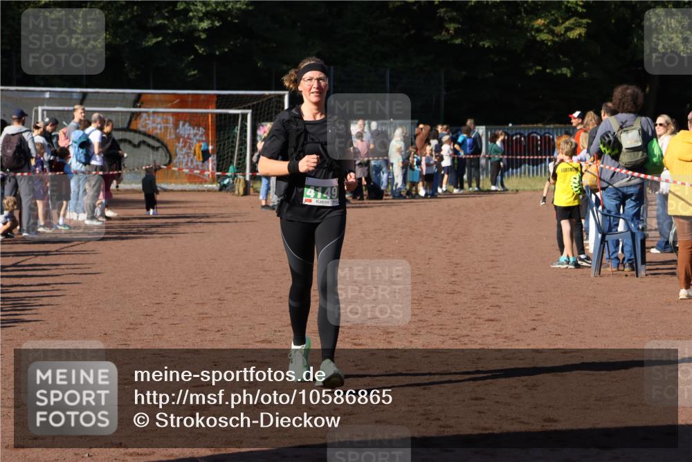 27.09.2026 - 35. Volkslauf durch das schöne Alstertal Strokosch-Dieckow http://msf.ph/oto/10586865 27.09.2026 10:58:58 Ziel 4149 meine-sportfotos.de