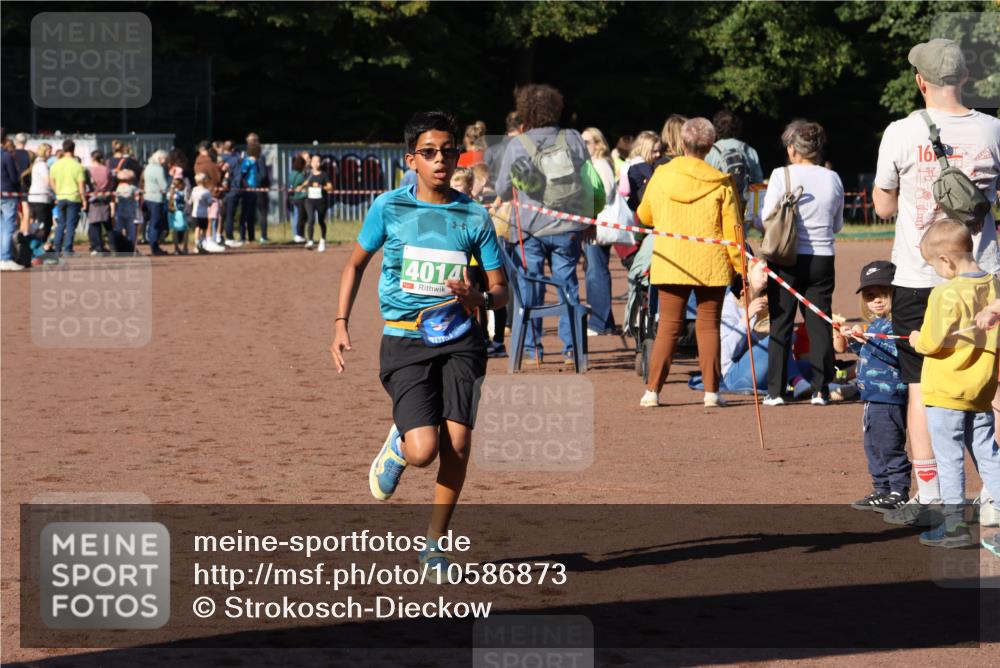 27.09.2026 - 35. Volkslauf durch das schöne Alstertal Strokosch-Dieckow http://msf.ph/oto/10586873 27.09.2026 10:58:37 Ziel 4014, 4245 meine-sportfotos.de