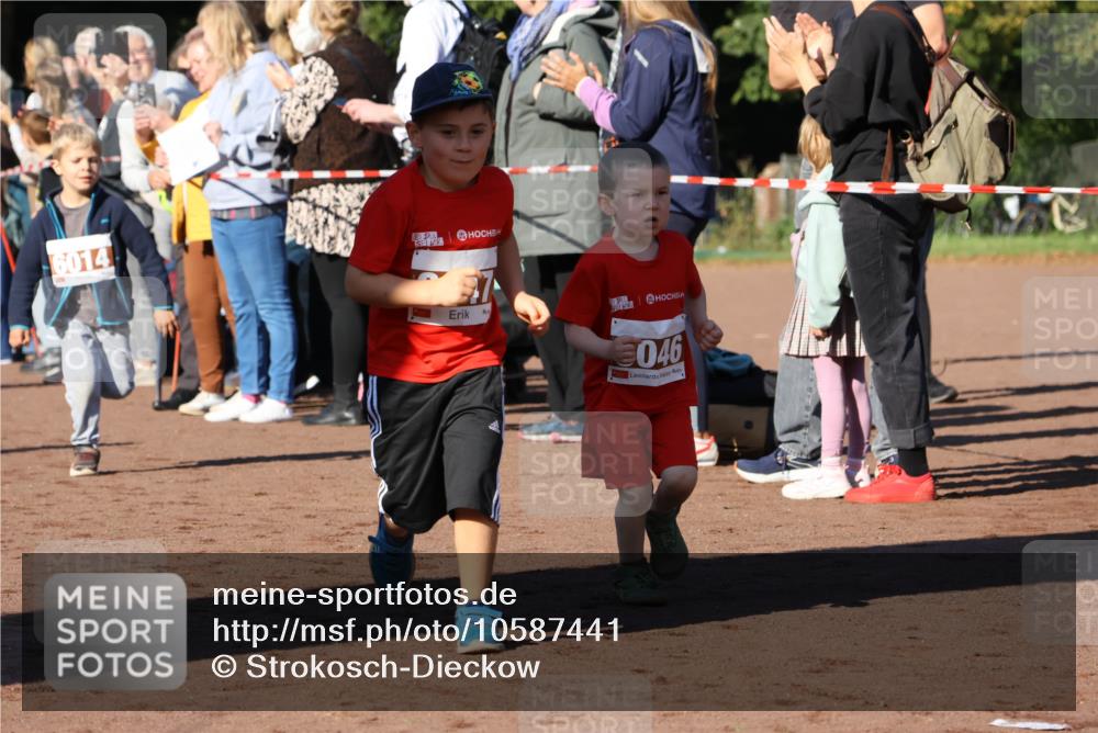 27.09.2026 - 35. Volkslauf durch das schöne Alstertal Strokosch-Dieckow http://msf.ph/oto/10587441 27.09.2026 10:43:30 Ziel 6014, 046 meine-sportfotos.de