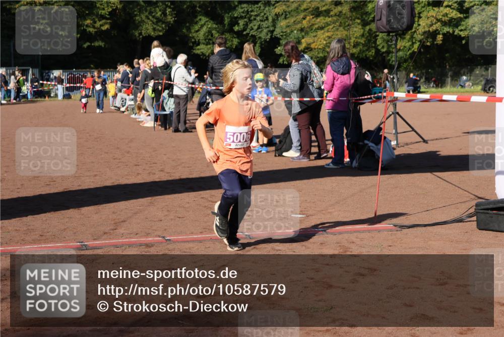 27.09.2026 - 35. Volkslauf durch das schöne Alstertal Strokosch-Dieckow http://msf.ph/oto/10587579 27.09.2026 10:45:11 Ziel 5006, 5006 meine-sportfotos.de
