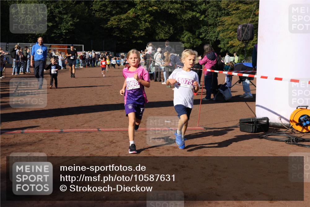 27.09.2026 - 35. Volkslauf durch das schöne Alstertal Strokosch-Dieckow http://msf.ph/oto/10587631 27.09.2026 10:46:01 Ziel 5068, 5075, 5022, 5038, 5068, 5075, 5980 meine-sportfotos.de