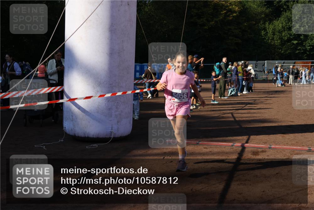 27.09.2026 - 35. Volkslauf durch das schöne Alstertal Strokosch-Dieckow http://msf.ph/oto/10587812 27.09.2026 10:49:00 Ziel 5056, 5056 meine-sportfotos.de