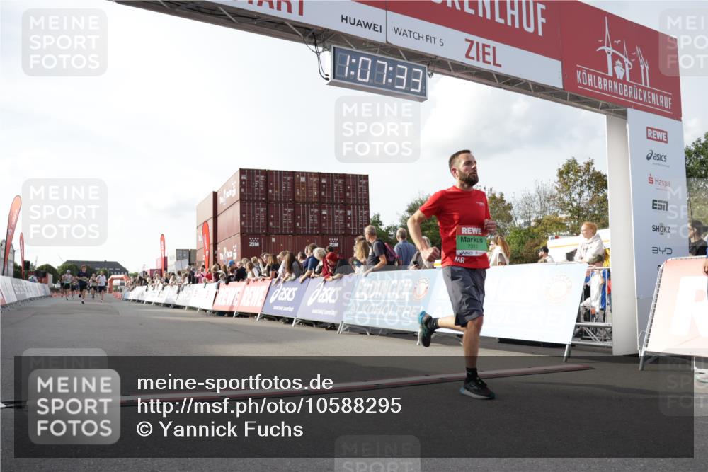 03.10.2026 - Köhlbrandbrückenlauf Yannick Fuchs http://msf.ph/oto/10588295 03.10.2026 16:07:34 Ziel 7066, 7242, 7312, 7907, 8968, 9666, 9797, 9811, 9822 meine-sportfotos.de