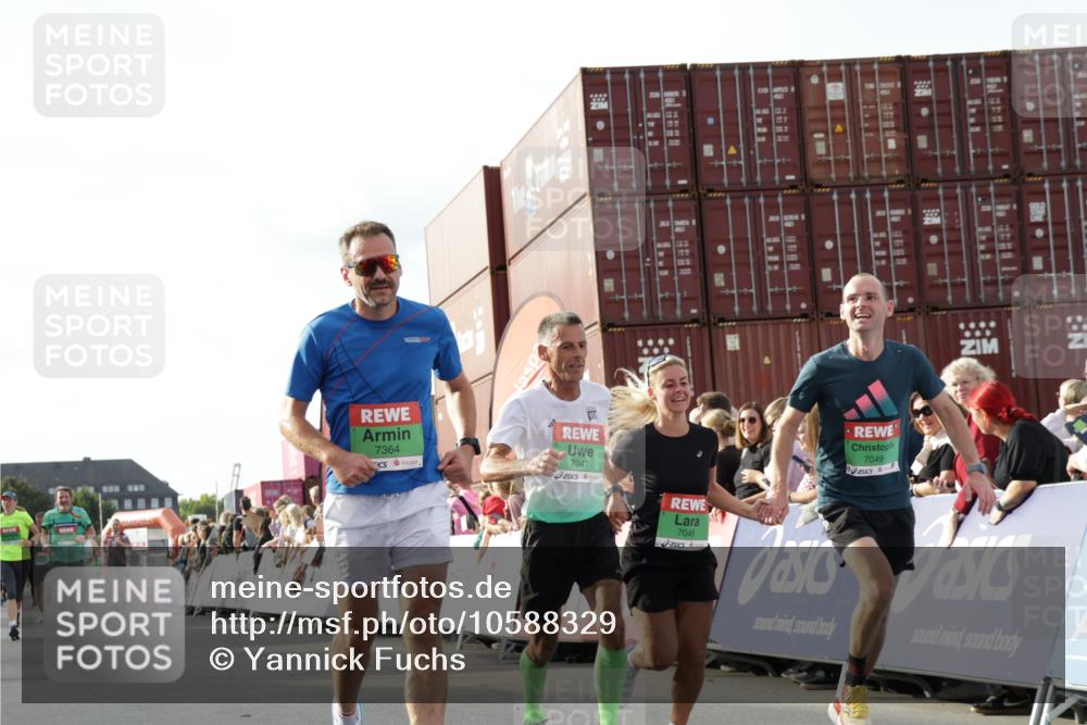 03.10.2026 - Köhlbrandbrückenlauf Yannick Fuchs http://msf.ph/oto/10588329 03.10.2026 16:08:10 Ziel 7047, 7048, 7049, 7364, 7921, 8172, 8302, 8479, 8668, 8794 meine-sportfotos.de