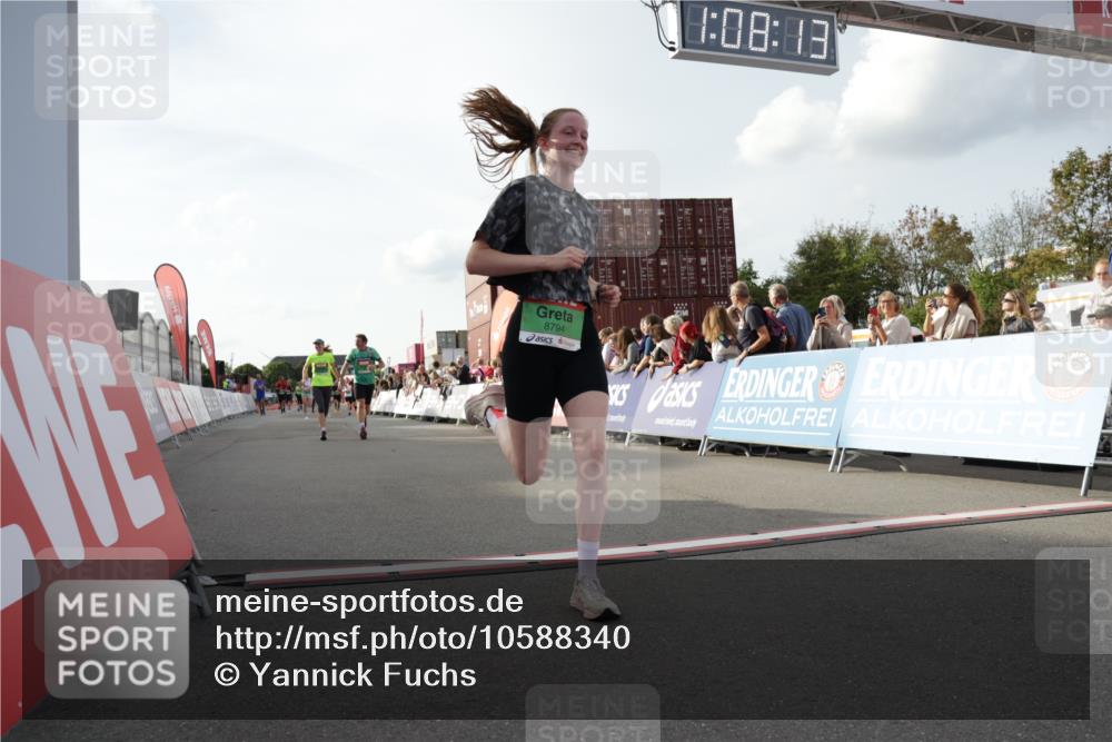 03.10.2026 - Köhlbrandbrückenlauf Yannick Fuchs http://msf.ph/oto/10588340 03.10.2026 16:08:14 Ziel 7047, 7048, 7049, 7364, 7583, 7921, 7996, 8306, 8479, 8668, 8794 meine-sportfotos.de