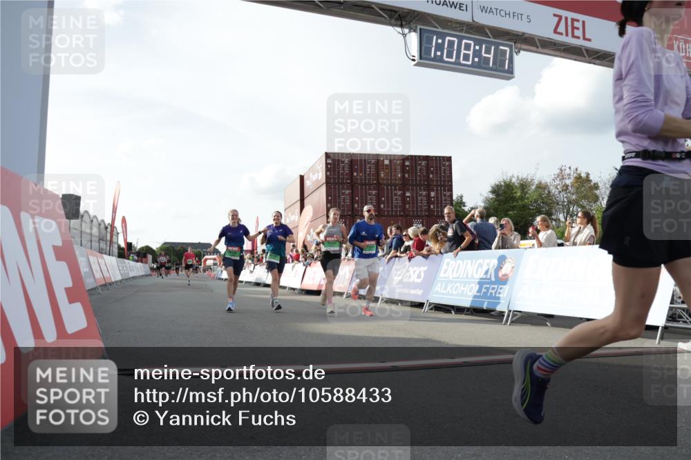 03.10.2026 - Köhlbrandbrückenlauf Yannick Fuchs http://msf.ph/oto/10588433 03.10.2026 16:08:48 Ziel 7307, 8066, 8267, 8353, 8369, 8398, 8516, 8771, 8795, 8832, 9796 meine-sportfotos.de