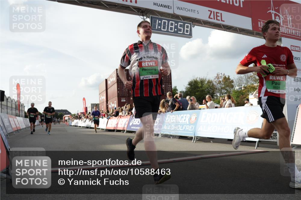 03.10.2026 - Köhlbrandbrückenlauf Yannick Fuchs http://msf.ph/oto/10588463 03.10.2026 16:08:59 Ziel 7642, 7766, 7910, 8083, 8157, 8262, 8624 meine-sportfotos.de