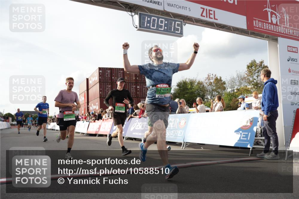 03.10.2026 - Köhlbrandbrückenlauf Yannick Fuchs http://msf.ph/oto/10588510 03.10.2026 16:09:16 Ziel 7322, 7840, 7841, 8198, 8253, 8654, 8682, 8714, 8827, 9020, 9158, 9159, 9735 meine-sportfotos.de