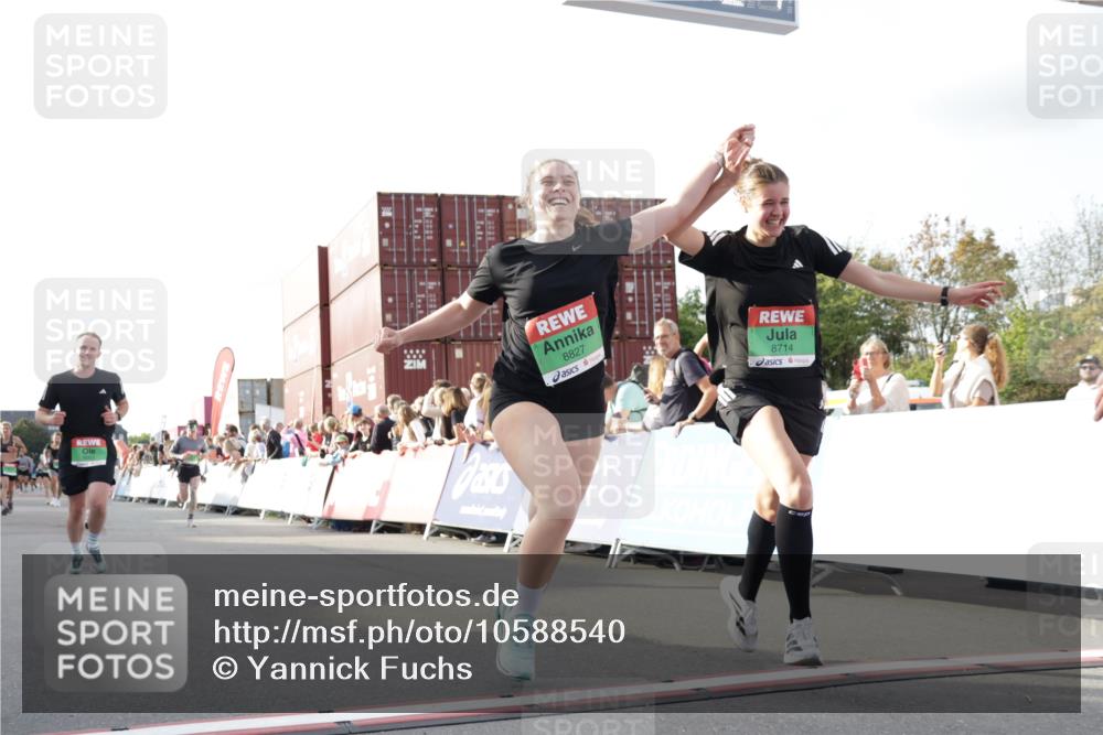 03.10.2026 - Köhlbrandbrückenlauf Yannick Fuchs http://msf.ph/oto/10588540 03.10.2026 16:09:25 Ziel 7308, 7840, 7841, 8003, 8253, 8268, 8513, 8550, 8618, 8714, 8827, 8868, 8962, 9169 meine-sportfotos.de