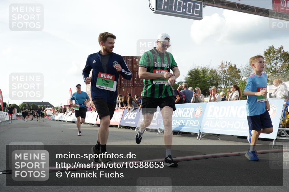 03.10.2026 - Köhlbrandbrückenlauf Yannick Fuchs http://msf.ph/oto/10588653 03.10.2026 16:10:03 Ziel 7186, 7191, 7586, 7671, 7800, 8342, 8440, 8477, 8661, 8831, 8907 meine-sportfotos.de