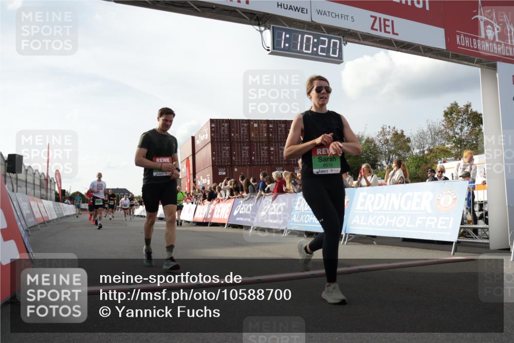 03.10.2026 - Köhlbrandbrückenlauf Yannick Fuchs http://msf.ph/oto/10588700 03.10.2026 16:10:21 Ziel 7038, 7040, 8164, 8338, 8446, 8465, 8515, 8559, 8906, 8921, 9135, 9401, 9708 meine-sportfotos.de