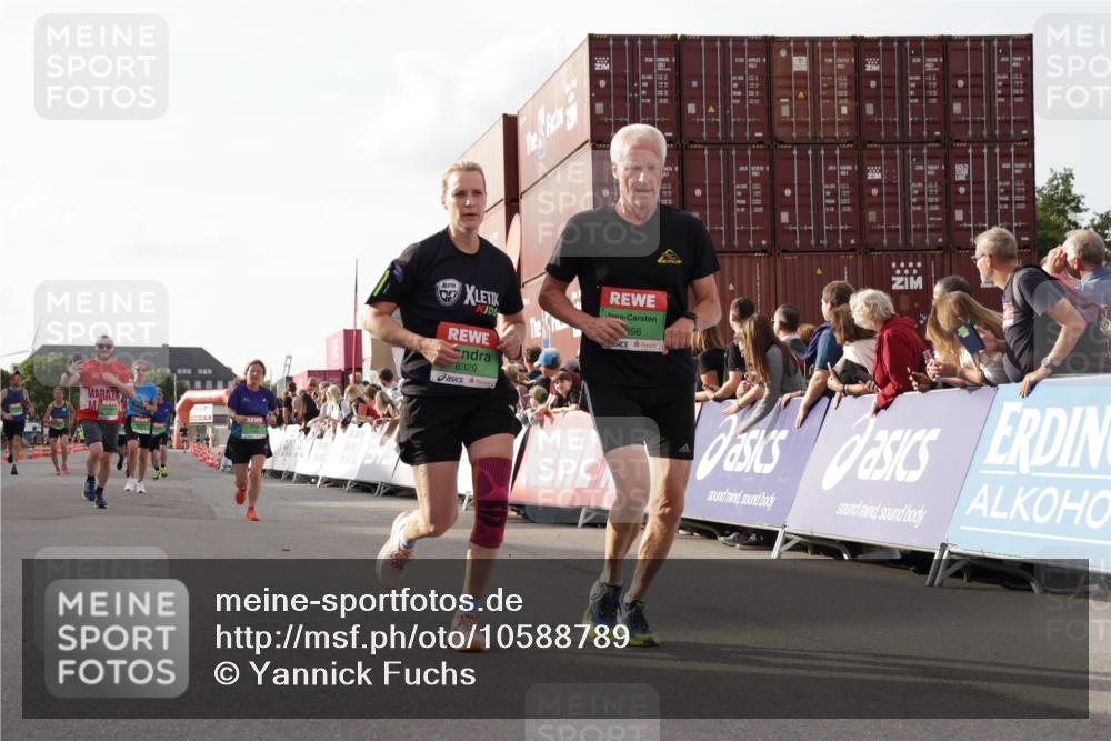 03.10.2026 - Köhlbrandbrückenlauf Yannick Fuchs http://msf.ph/oto/10588789 03.10.2026 16:10:51 Ziel 7120, 7121, 7376, 7480, 7856, 7933, 8165, 8178, 8329, 8416, 8498, 8887, 8939, 9251, 9300, 9736 meine-sportfotos.de