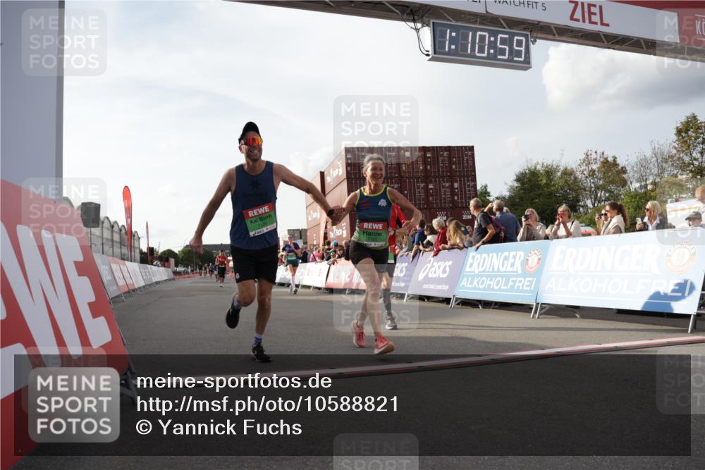 03.10.2026 - Köhlbrandbrückenlauf Yannick Fuchs http://msf.ph/oto/10588821 03.10.2026 16:11:00 Ziel 7120, 7121, 7480, 7705, 8298, 8441, 8623, 9251, 9736 meine-sportfotos.de