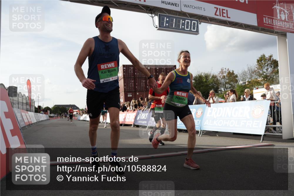 03.10.2026 - Köhlbrandbrückenlauf Yannick Fuchs http://msf.ph/oto/10588824 03.10.2026 16:11:01 Ziel 7120, 7121, 7705, 8298, 8441, 8623, 9251, 9736 meine-sportfotos.de