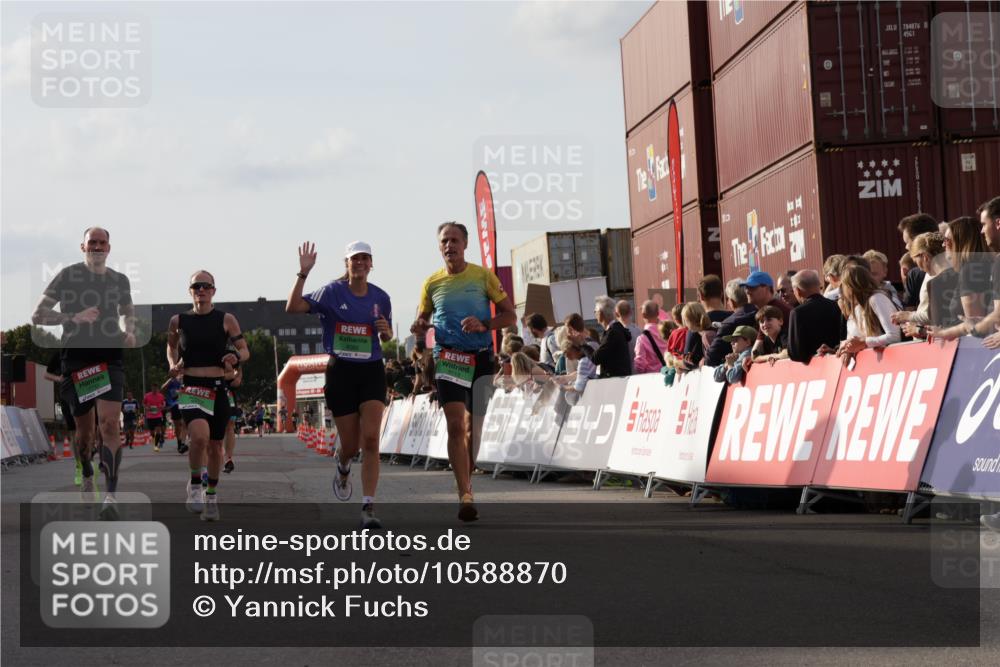 03.10.2026 - Köhlbrandbrückenlauf Yannick Fuchs http://msf.ph/oto/10588870 03.10.2026 16:11:18 Ziel 7281, 7500, 7732, 7733, 8060, 8113, 8464, 9007, 9041, 9775 meine-sportfotos.de