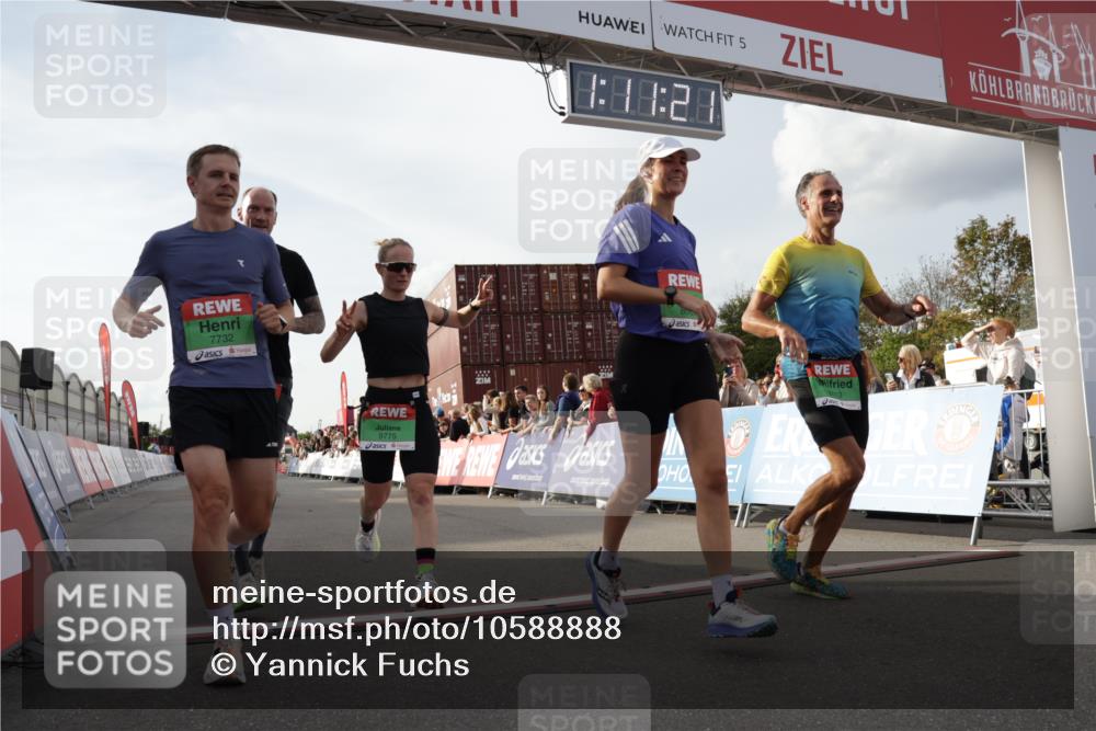 03.10.2026 - Köhlbrandbrückenlauf Yannick Fuchs http://msf.ph/oto/10588888 03.10.2026 16:11:22 Ziel 7281, 7500, 7732, 7733, 8060, 8113, 8464, 9041, 9756, 9775 meine-sportfotos.de