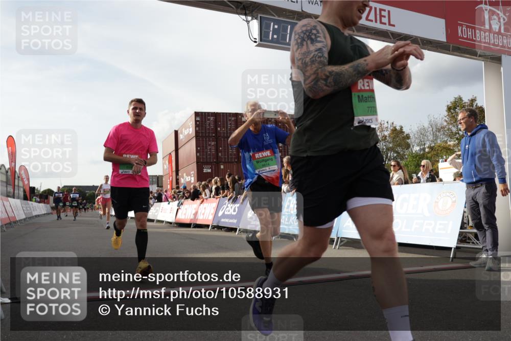 03.10.2026 - Köhlbrandbrückenlauf Yannick Fuchs http://msf.ph/oto/10588931 03.10.2026 16:11:35 Ziel 7070, 7113, 7772, 8312, 8411, 8434, 8475, 8548, 8814, 9756 meine-sportfotos.de