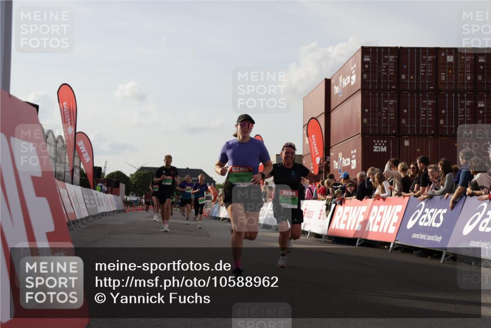 03.10.2026 - Köhlbrandbrückenlauf Yannick Fuchs http://msf.ph/oto/10588962 03.10.2026 16:11:46 Ziel 7113, 7303, 7516, 7972, 8312, 8331, 8475, 8680, 9726, 9755 meine-sportfotos.de