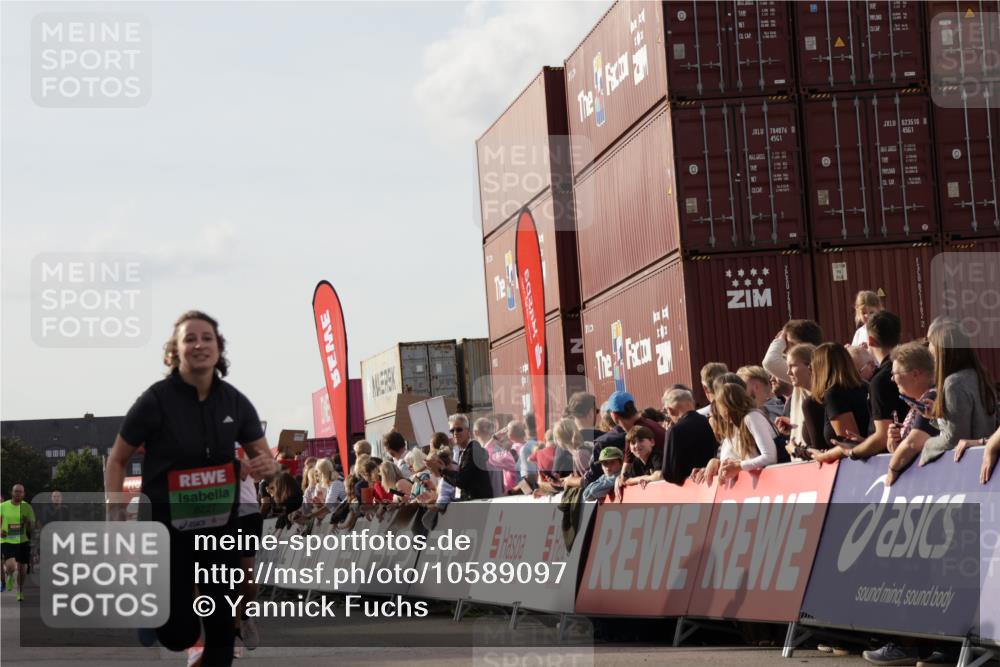 03.10.2026 - Köhlbrandbrückenlauf Yannick Fuchs http://msf.ph/oto/10589097 03.10.2026 16:12:21 Ziel 7542, 7594, 7604, 7605, 7963, 8227, 8394, 8523, 8576, 8662, 8909, 9760 meine-sportfotos.de