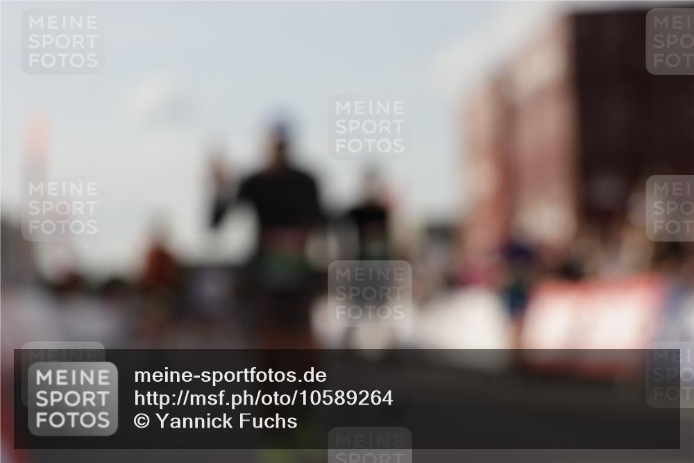 03.10.2026 - Köhlbrandbrückenlauf Yannick Fuchs http://msf.ph/oto/10589264 03.10.2026 16:12:52 Ziel 7666, 7751, 7752, 7855, 8036, 8315, 8514, 8532, 8802, 8963, 8969, 9036, 9692, 9715, 9744, 9767 meine-sportfotos.de