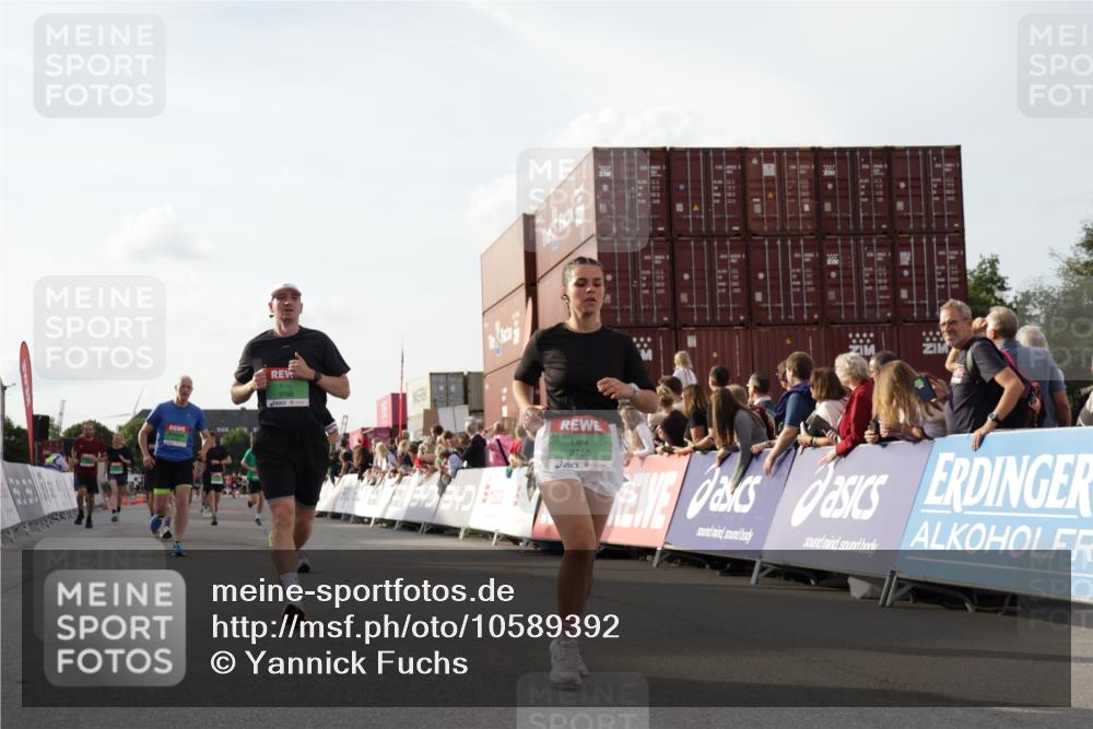 03.10.2026 - Köhlbrandbrückenlauf Yannick Fuchs http://msf.ph/oto/10589392 03.10.2026 16:13:05 Ziel 7032, 7548, 7654, 8169, 8287, 8495, 8514, 8533, 8604, 8963, 8964, 9515, 9539, 9580, 9688, 9716, 9767, 9788 meine-sportfotos.de