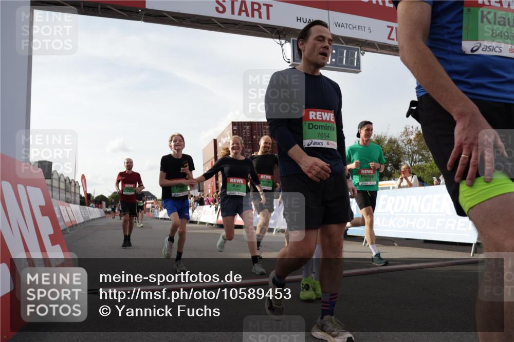 03.10.2026 - Köhlbrandbrückenlauf Yannick Fuchs http://msf.ph/oto/10589453 03.10.2026 16:13:12 Ziel 7032, 7061, 7380, 7548, 7654, 8125, 8169, 8332, 8336, 8427, 8495, 8533, 8604, 8964, 9539, 9580, 9688 meine-sportfotos.de