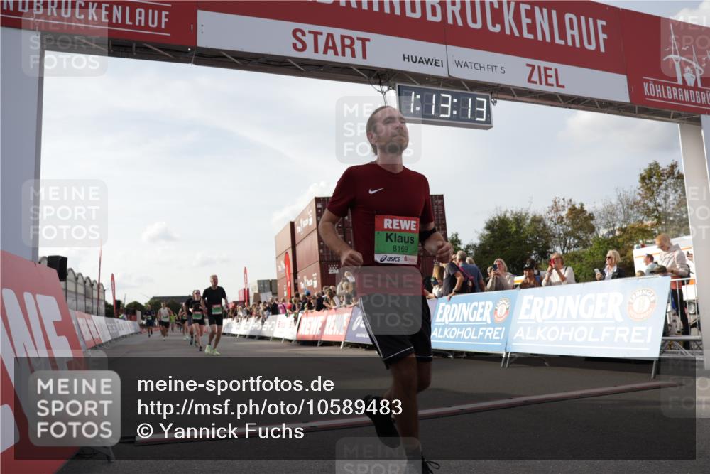 03.10.2026 - Köhlbrandbrückenlauf Yannick Fuchs http://msf.ph/oto/10589483 03.10.2026 16:13:14 Ziel 7032, 7061, 7380, 7548, 7654, 8125, 8169, 8332, 8336, 8427, 8458, 8533, 8604, 9539, 9580, 9688 meine-sportfotos.de