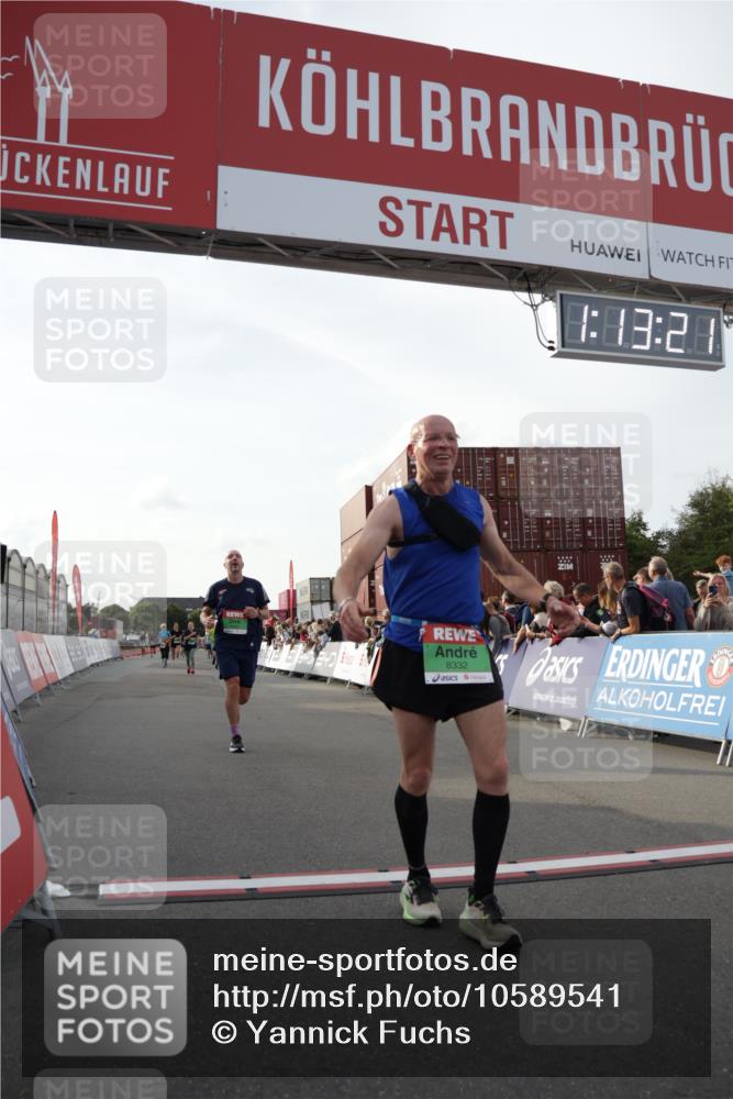 03.10.2026 - Köhlbrandbrückenlauf Yannick Fuchs http://msf.ph/oto/10589541 03.10.2026 16:13:22 Ziel 7045, 7046, 7061, 7223, 7380, 7429, 7637, 8125, 8332, 8336, 8427, 8454, 8458 meine-sportfotos.de