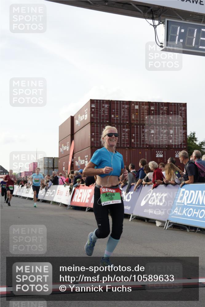 03.10.2026 - Köhlbrandbrückenlauf Yannick Fuchs http://msf.ph/oto/10589633 03.10.2026 16:13:32 Ziel 7045, 7046, 7223, 7429, 7528, 7637, 7885, 8351, 8454, 8500, 8540, 8648, 9779, 9795 meine-sportfotos.de