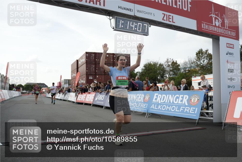03.10.2026 - Köhlbrandbrückenlauf Yannick Fuchs http://msf.ph/oto/10589855 03.10.2026 16:14:08 Ziel 8279, 8431, 8544, 8545, 8933 meine-sportfotos.de