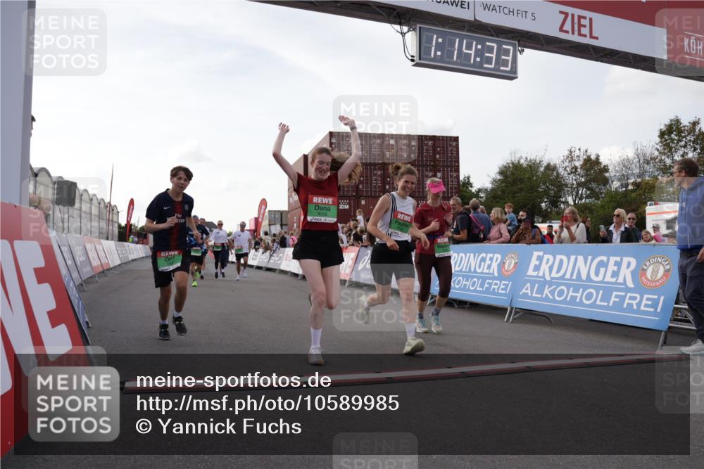 03.10.2026 - Köhlbrandbrückenlauf Yannick Fuchs http://msf.ph/oto/10589985 03.10.2026 16:14:34 Ziel 7055, 7100, 7101, 7102, 7256, 7257, 7597, 8180, 8206, 8402, 8528, 8529, 9319 meine-sportfotos.de