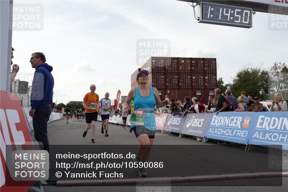 03.10.2026 - Köhlbrandbrückenlauf Yannick Fuchs http://msf.ph/oto/10590086 03.10.2026 16:14:51 Ziel 7643, 8295, 8493, 8656, 8657, 8684, 8855, 8905, 8942, 9058, 9399, 9569, 9805, 9840 meine-sportfotos.de