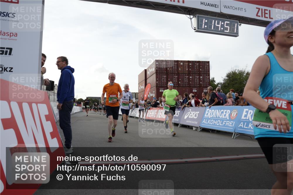 03.10.2026 - Köhlbrandbrückenlauf Yannick Fuchs http://msf.ph/oto/10590097 03.10.2026 16:14:52 Ziel 7643, 8295, 8493, 8656, 8657, 8684, 8855, 8905, 8942, 9058, 9399, 9569, 9805, 9840 meine-sportfotos.de