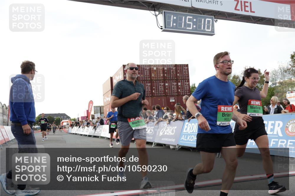 03.10.2026 - Köhlbrandbrückenlauf Yannick Fuchs http://msf.ph/oto/10590230 03.10.2026 16:15:11 Ziel 8453, 8608, 8615, 8619, 8774, 8779, 9023, 9066, 9097, 9123, 9823 meine-sportfotos.de