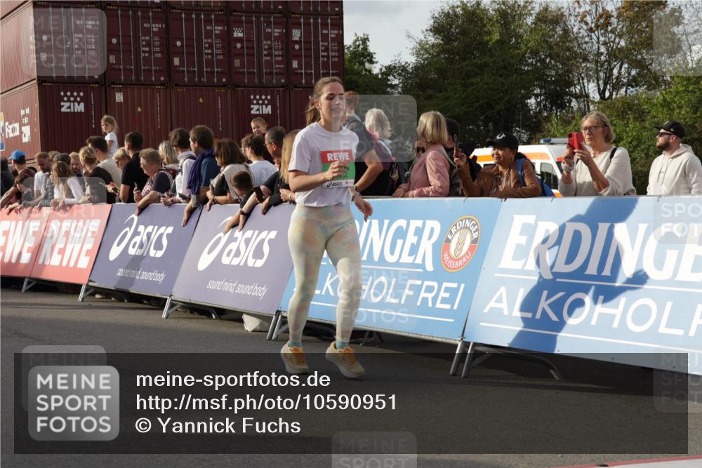 03.10.2026 - Köhlbrandbrückenlauf Yannick Fuchs http://msf.ph/oto/10590951 03.10.2026 16:16:46 Ziel 7056, 7289, 8150, 8161, 8213, 8352, 8442, 8457, 8467, 8492, 8614, 8674, 8904, 8936, 9088, 9098, 9104, 9321, 9400, 9707, 9771, 9806 meine-sportfotos.de