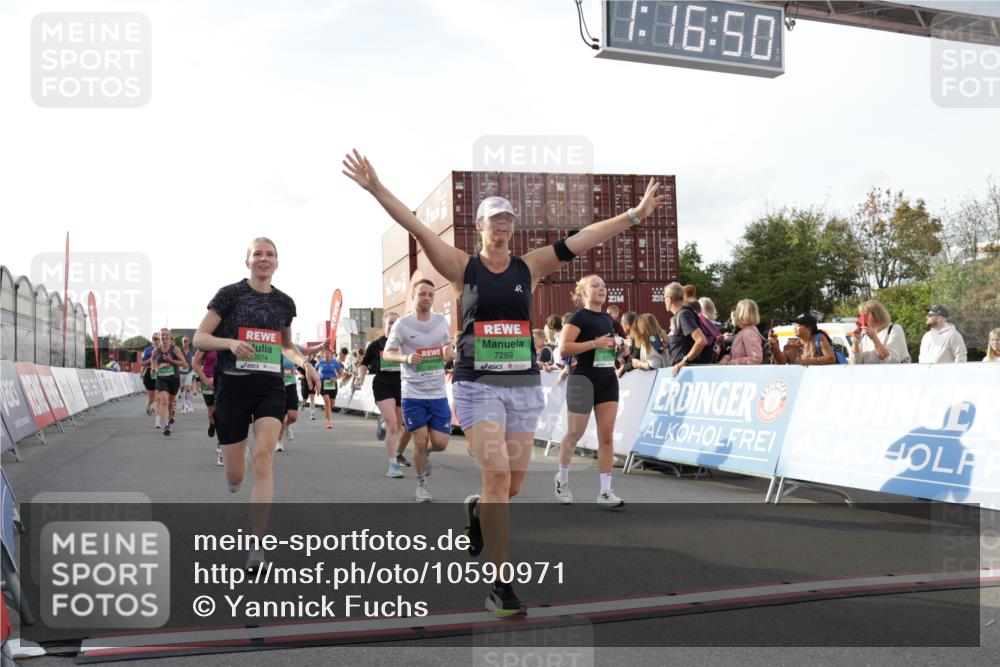 03.10.2026 - Köhlbrandbrückenlauf Yannick Fuchs http://msf.ph/oto/10590971 03.10.2026 16:16:50 Ziel 7056, 7289, 7570, 7658, 7659, 8150, 8161, 8213, 8352, 8442, 8457, 8467, 8614, 8674, 8706, 8904, 9039, 9055, 9088, 9104, 9128, 9321, 9771, 9806 meine-sportfotos.de