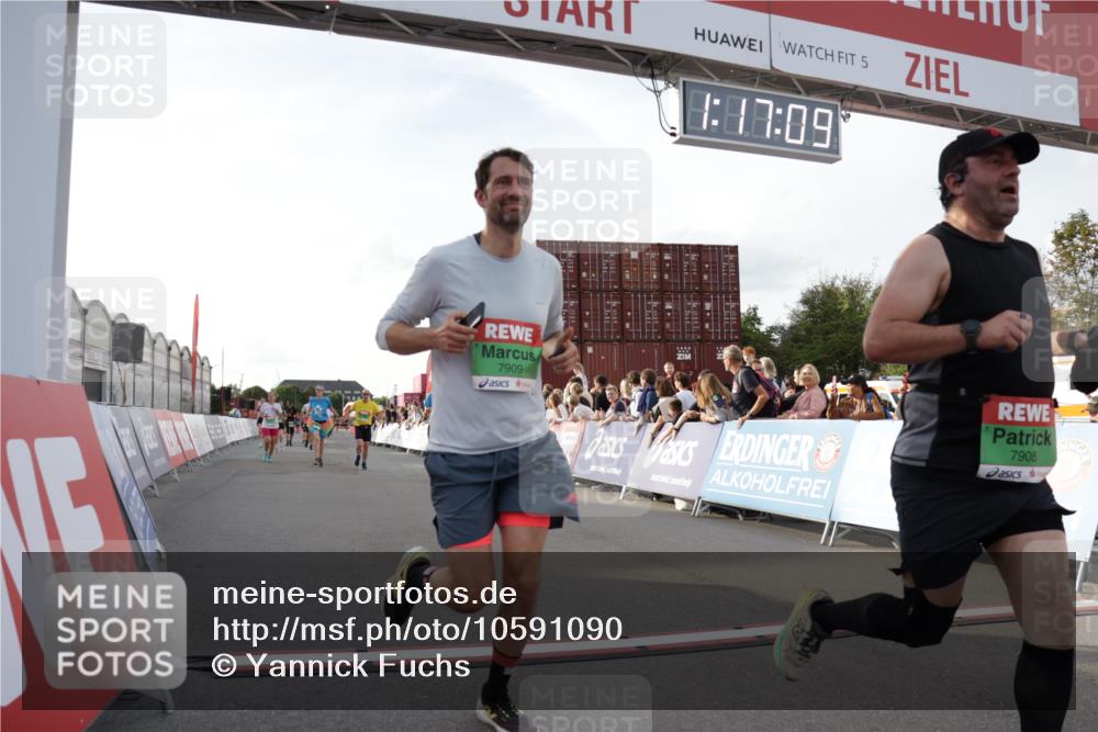 03.10.2026 - Köhlbrandbrückenlauf Yannick Fuchs http://msf.ph/oto/10591090 03.10.2026 16:17:10 Ziel 7031, 7291, 7467, 7471, 7472, 7776, 7908, 7909, 7932, 8574, 8702 meine-sportfotos.de