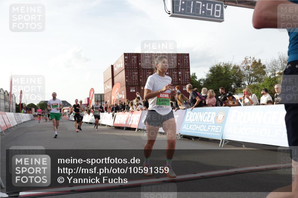 03.10.2026 - Köhlbrandbrückenlauf Yannick Fuchs http://msf.ph/oto/10591359 03.10.2026 16:17:49 Ziel 7170, 7775, 8367, 8476, 8521, 8612, 8636, 8776, 8810, 8856, 8985, 9312 meine-sportfotos.de