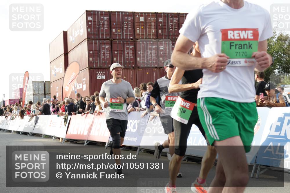 03.10.2026 - Köhlbrandbrückenlauf Yannick Fuchs http://msf.ph/oto/10591381 03.10.2026 16:17:52 Ziel 7170, 7775, 7785, 7946, 7983, 8521, 8612, 8636, 8776, 8985, 9312 meine-sportfotos.de