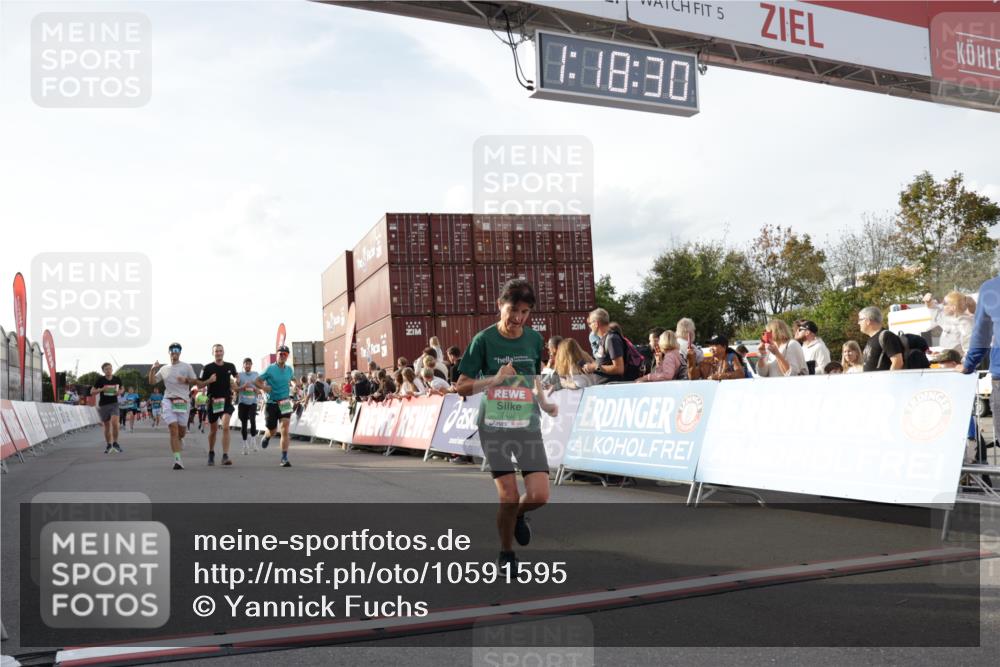03.10.2026 - Köhlbrandbrückenlauf Yannick Fuchs http://msf.ph/oto/10591595 03.10.2026 16:18:30 Ziel 7332, 7498, 7514, 8000, 8001, 8547, 8572, 8874, 8954, 9700, 9831 meine-sportfotos.de