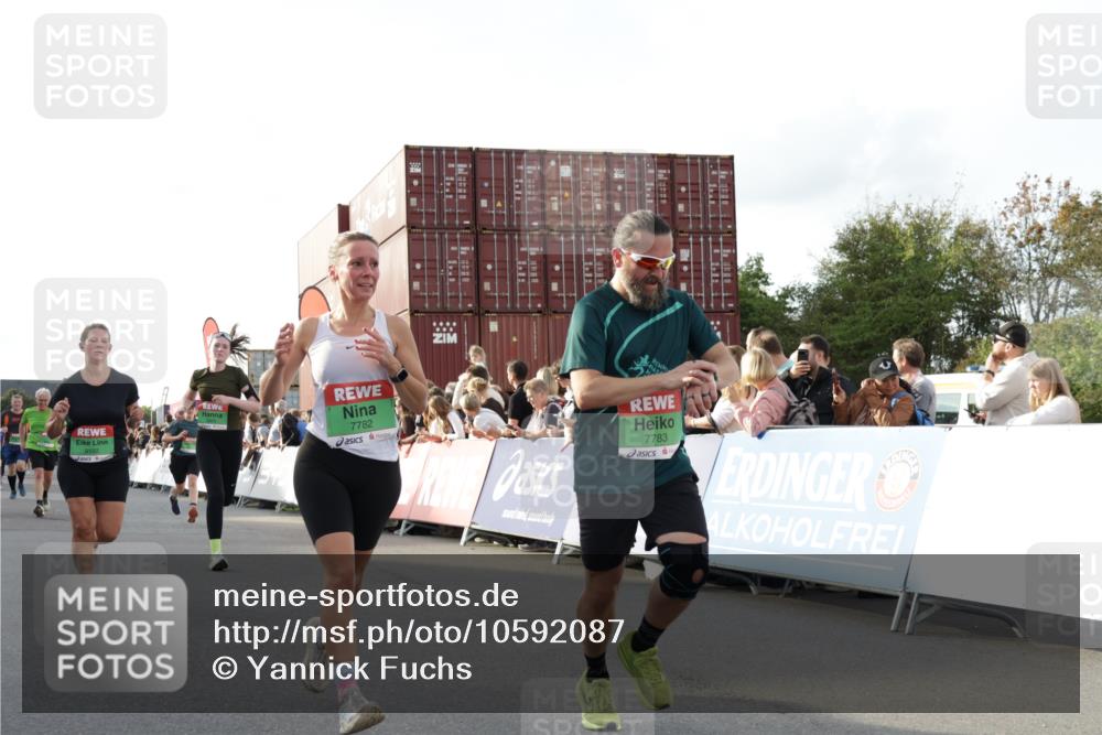 03.10.2026 - Köhlbrandbrückenlauf Yannick Fuchs http://msf.ph/oto/10592087 03.10.2026 16:19:40 Ziel 7072, 7634, 7661, 7673, 7782, 7783, 7950, 7953, 8005, 8813, 8950, 9092, 9192, 9268, 9373, 9490, 9790 meine-sportfotos.de