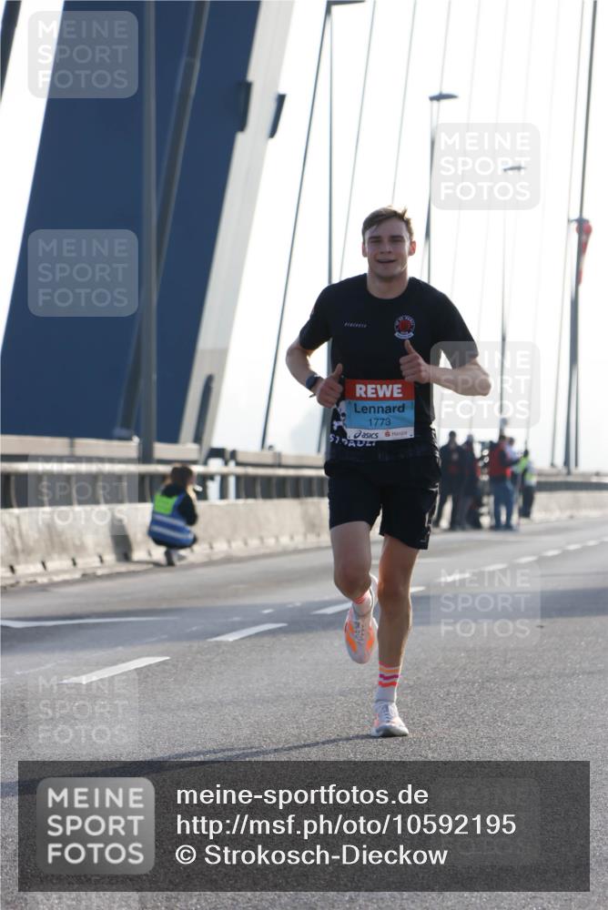 03.10.2026 - Köhlbrandbrückenlauf Strokosch-Dieckow http://msf.ph/oto/10592195 03.10.2026 09:16:18 Position 1 1773 meine-sportfotos.de