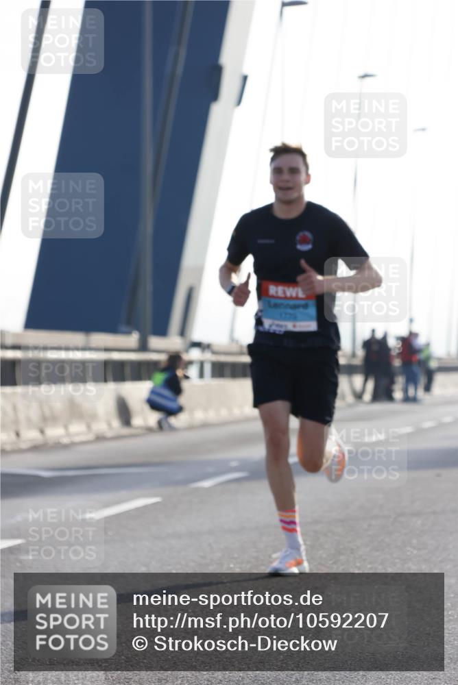 03.10.2026 - Köhlbrandbrückenlauf Strokosch-Dieckow http://msf.ph/oto/10592207 03.10.2026 09:16:19 Position 1  meine-sportfotos.de