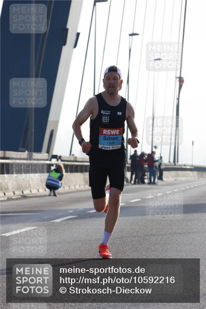 03.10.2026 - Köhlbrandbrückenlauf Strokosch-Dieckow http://msf.ph/oto/10592216 03.10.2026 09:16:27 Position 1 1508 meine-sportfotos.de