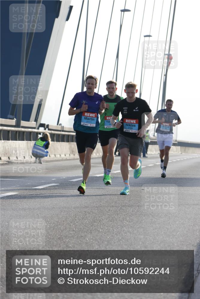 03.10.2026 - Köhlbrandbrückenlauf Strokosch-Dieckow http://msf.ph/oto/10592244 03.10.2026 09:16:48 Position 1 2026, 2111, 20, 2106, 1 meine-sportfotos.de