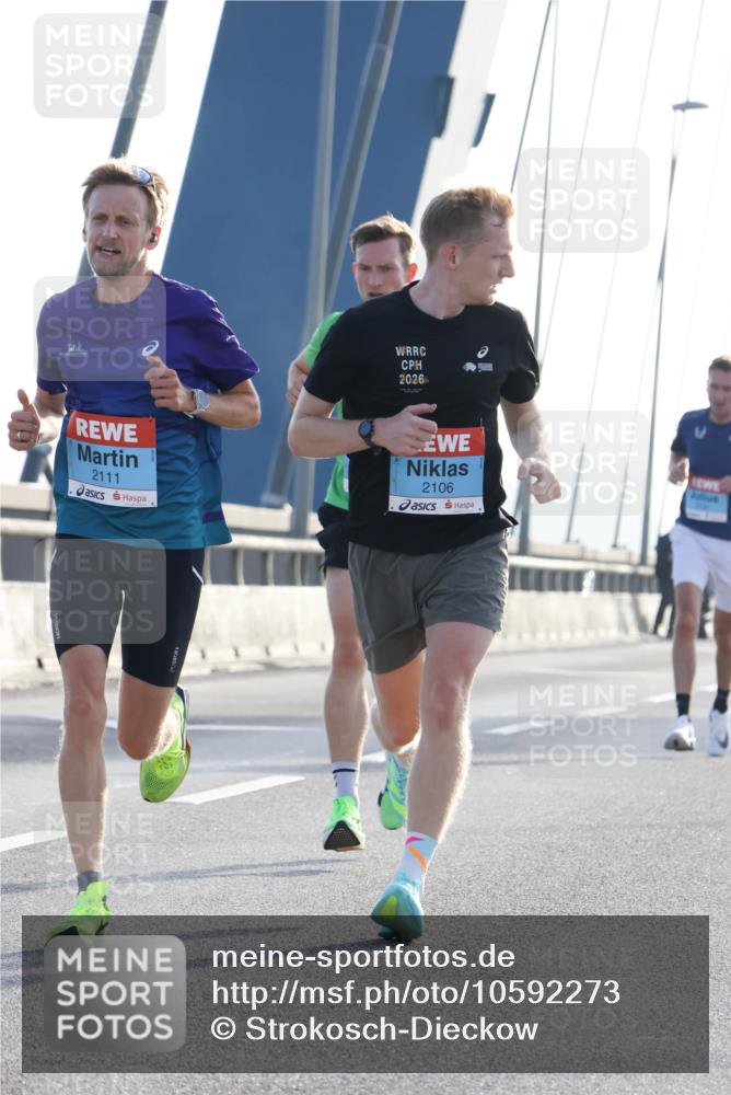03.10.2026 - Köhlbrandbrückenlauf Strokosch-Dieckow http://msf.ph/oto/10592273 03.10.2026 09:16:51 Position 1 2026, 2111, 2106 meine-sportfotos.de