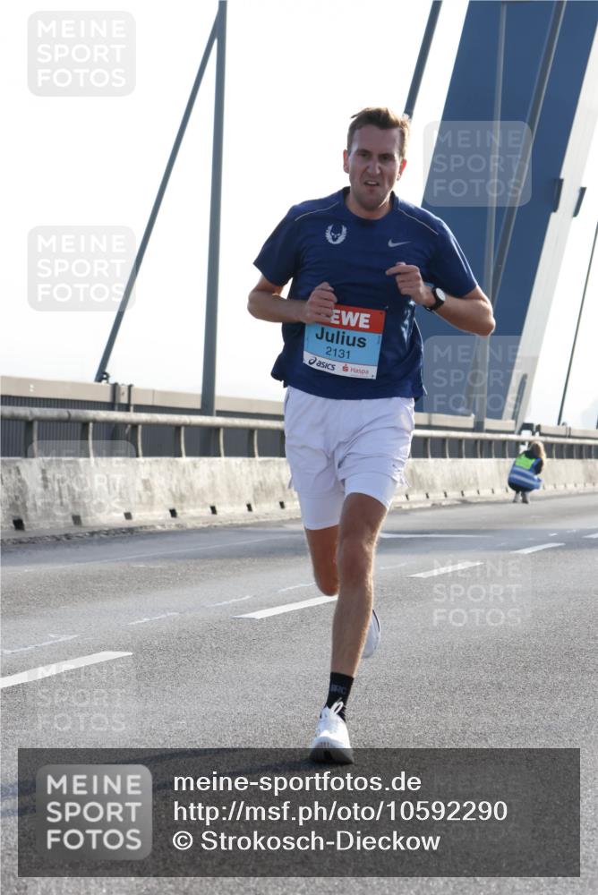 03.10.2026 - Köhlbrandbrückenlauf Strokosch-Dieckow http://msf.ph/oto/10592290 03.10.2026 09:16:56 Position 1 2131 meine-sportfotos.de