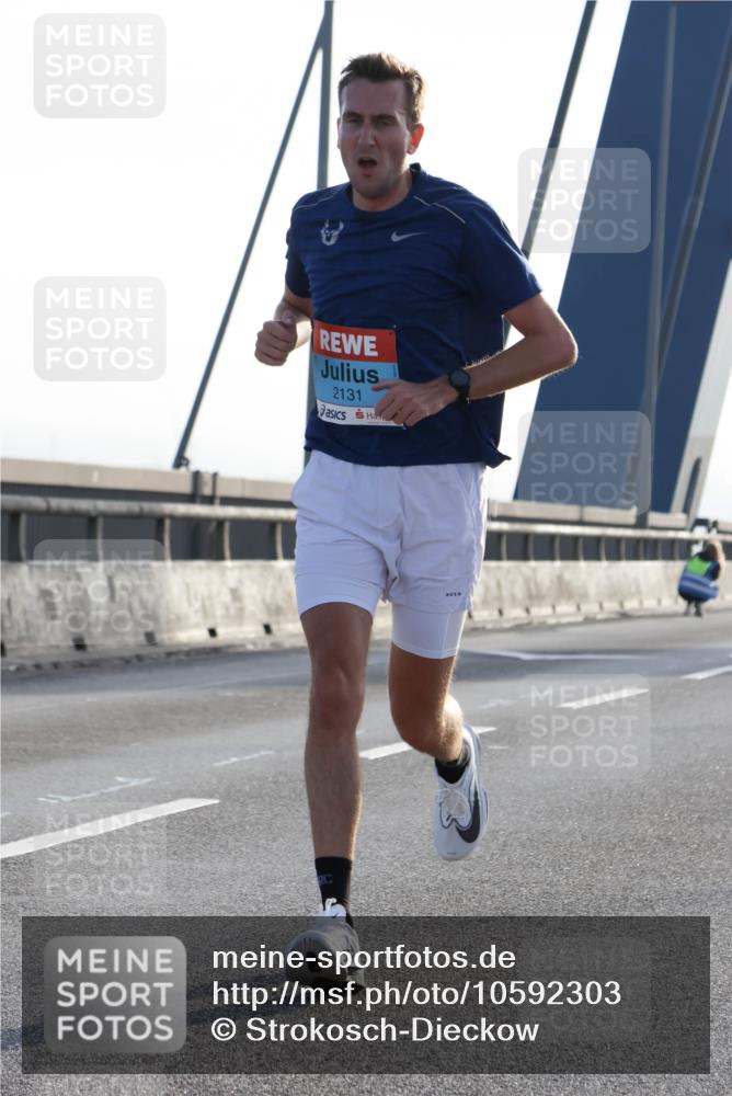 03.10.2026 - Köhlbrandbrückenlauf Strokosch-Dieckow http://msf.ph/oto/10592303 03.10.2026 09:16:57 Position 1 2131 meine-sportfotos.de