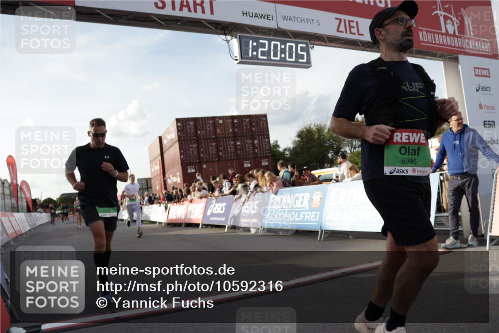 03.10.2026 - Köhlbrandbrückenlauf Yannick Fuchs http://msf.ph/oto/10592316 03.10.2026 16:20:06 Ziel 7249, 7621, 8020, 8669, 8717, 8824, 8919, 8995 meine-sportfotos.de