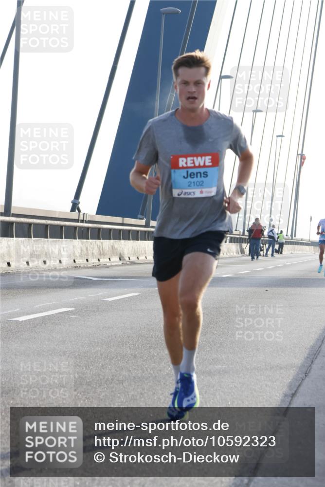 03.10.2026 - Köhlbrandbrückenlauf Strokosch-Dieckow http://msf.ph/oto/10592323 03.10.2026 09:17:09 Position 1 2102 meine-sportfotos.de